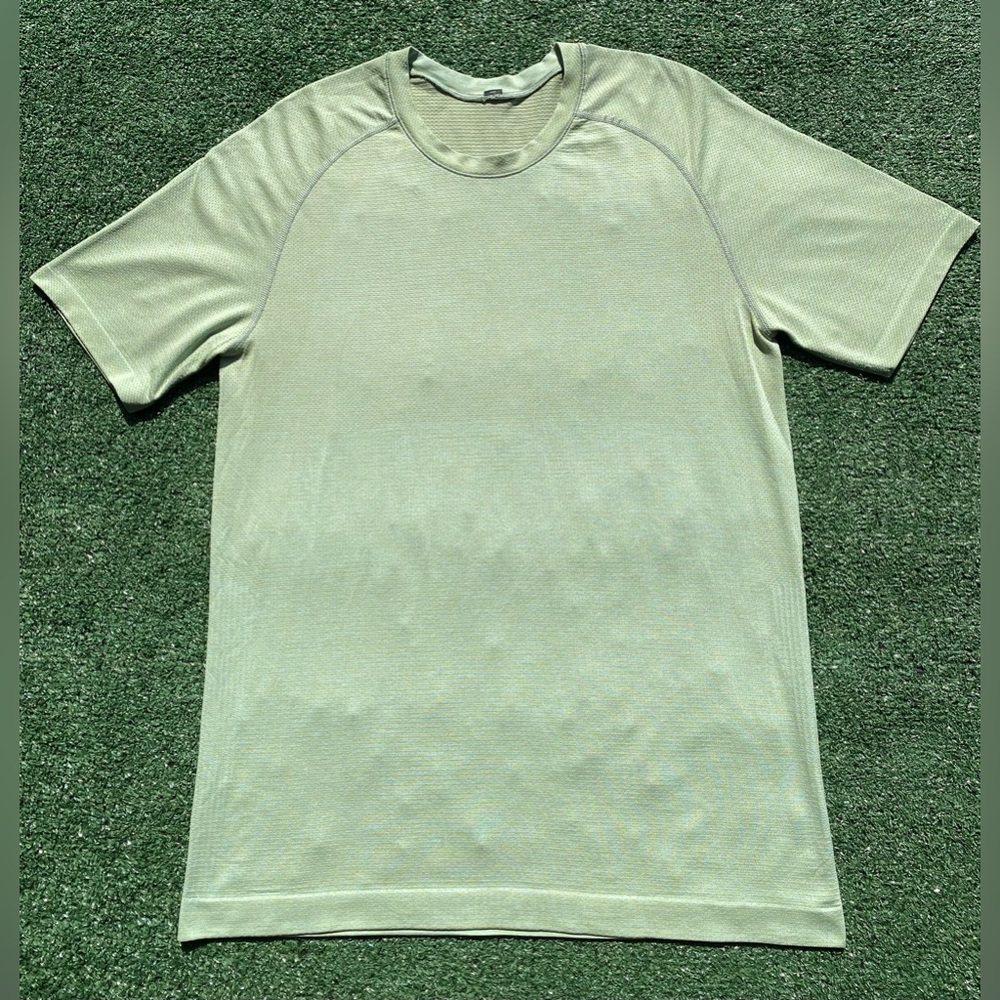Lululemon Metal Vent Tech Sage Green Performance Shirt Men’s Size Small